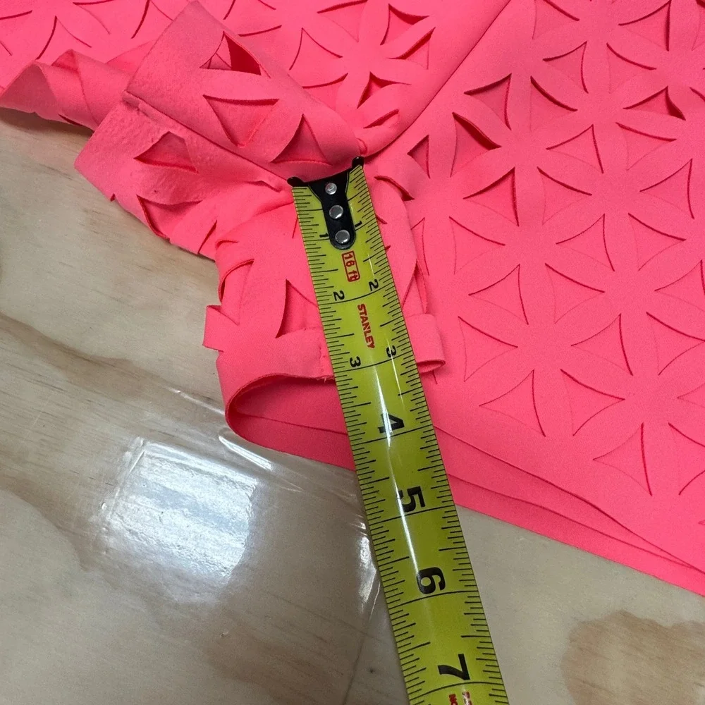 Lilly‎ Pulitzer Lorna Short in Pink Sun Ray Daisy Laser Cut Sz 0 Summer Boho - Picture 11 of 12